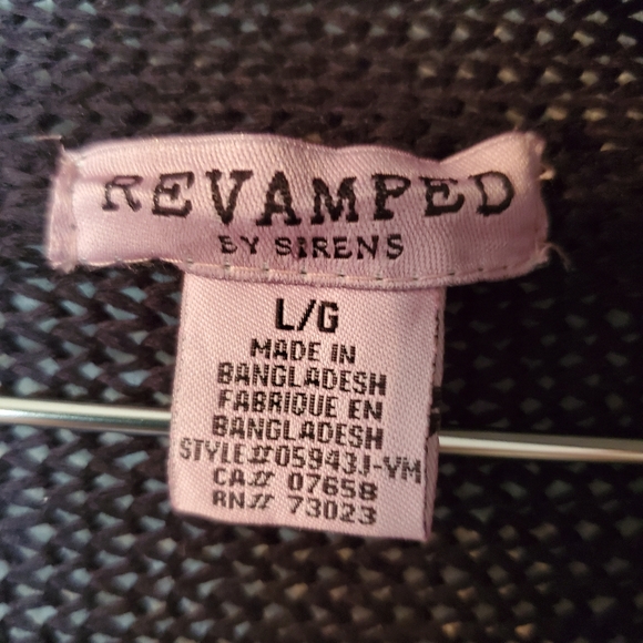 Selling Women's Black Long Sleeved Mesh Shawl With Tassles - Picture 9 of 10